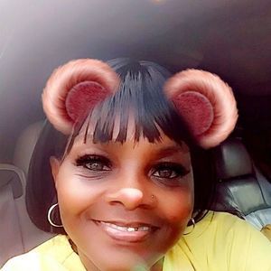 Meet your Posher, Yvette